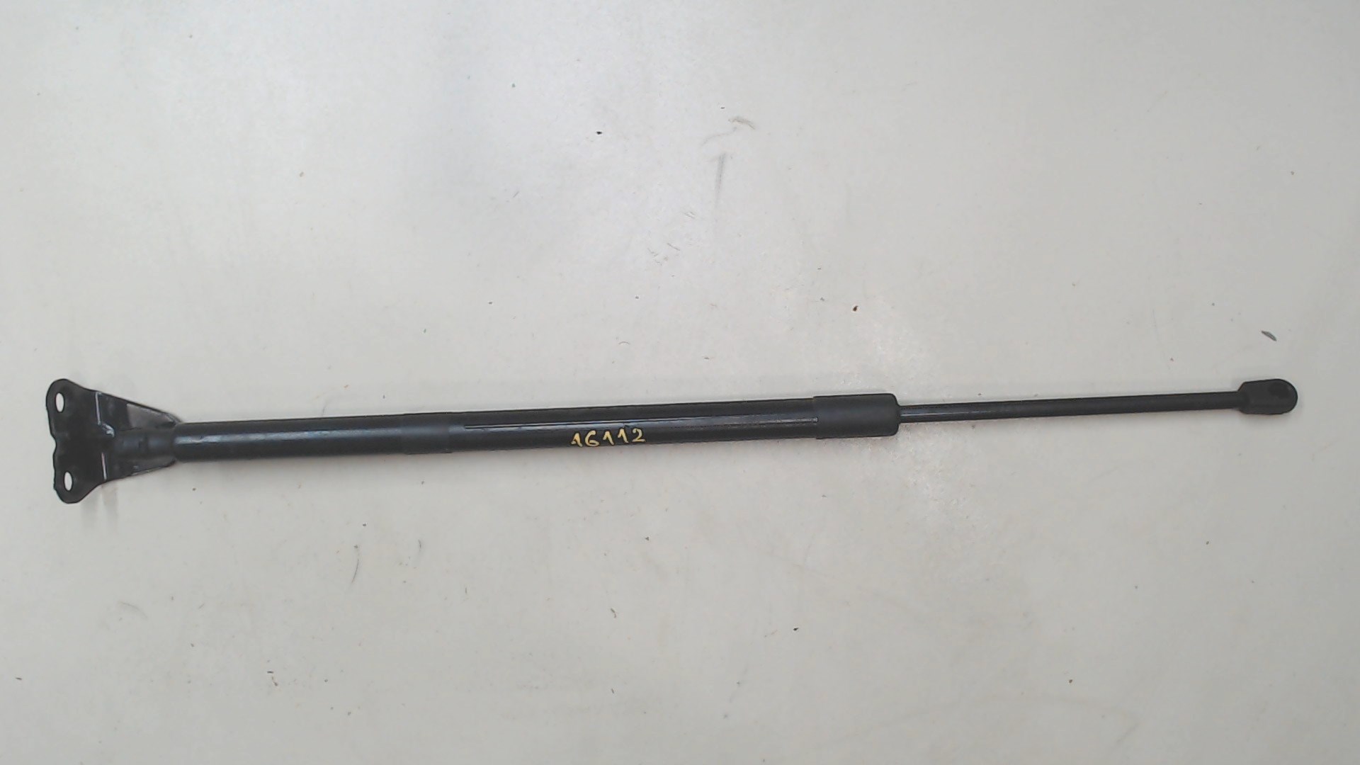 Амортизатор крышки багажника