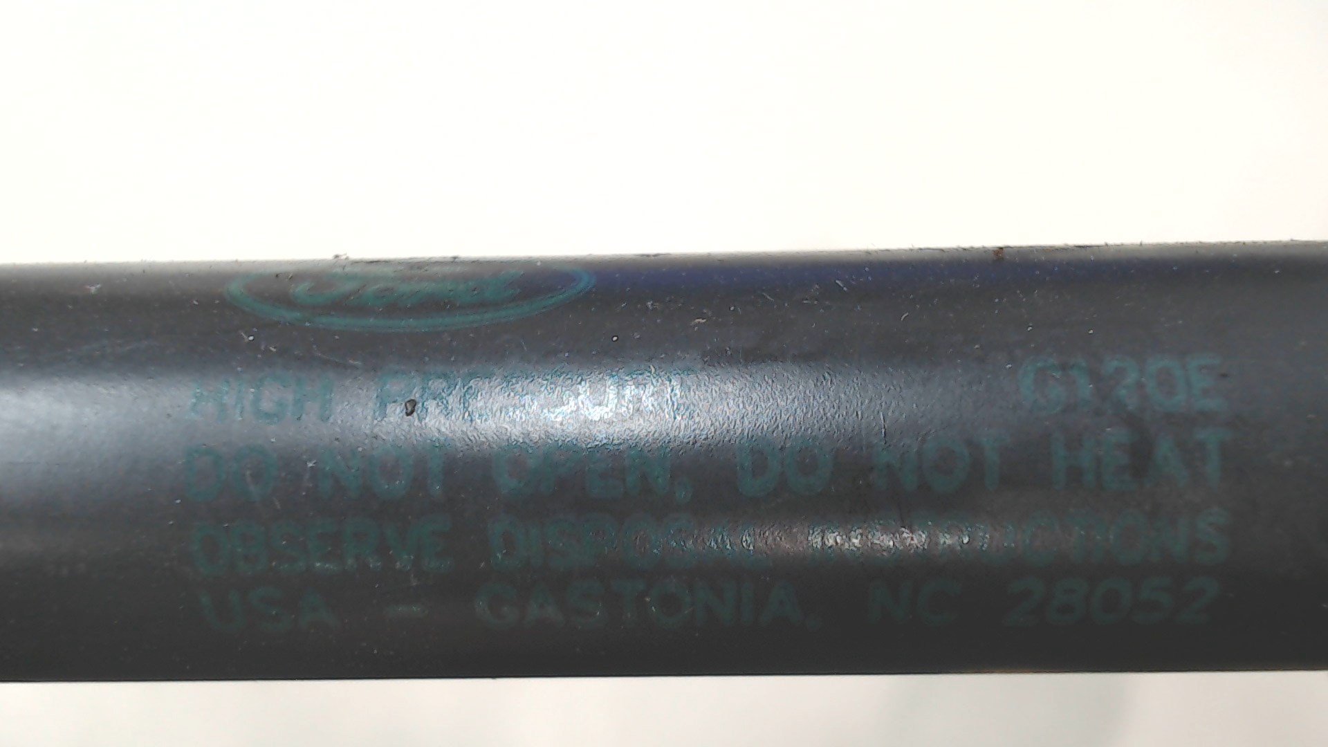 Амортизатор крышки багажника