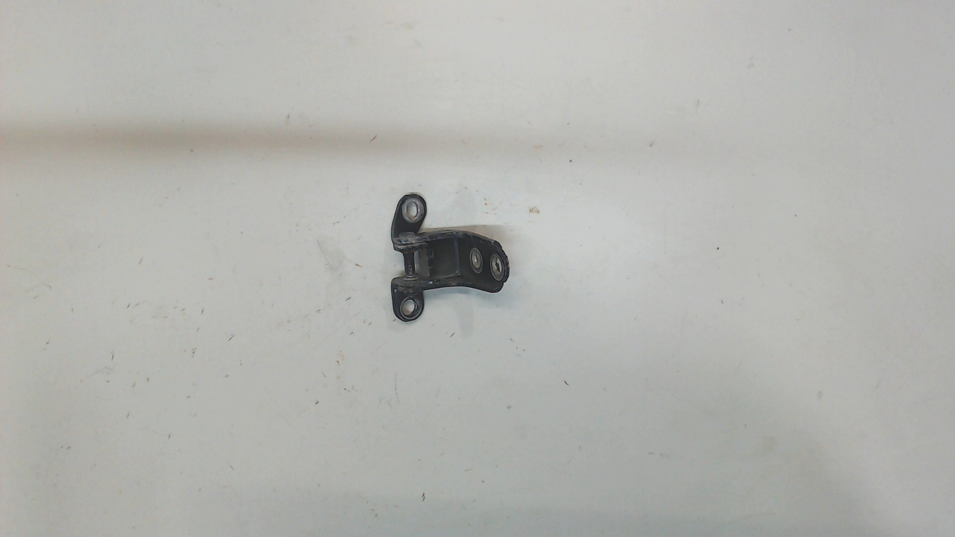 Петля двери