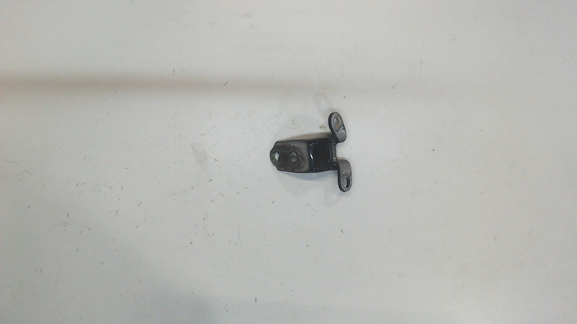 Петля двери