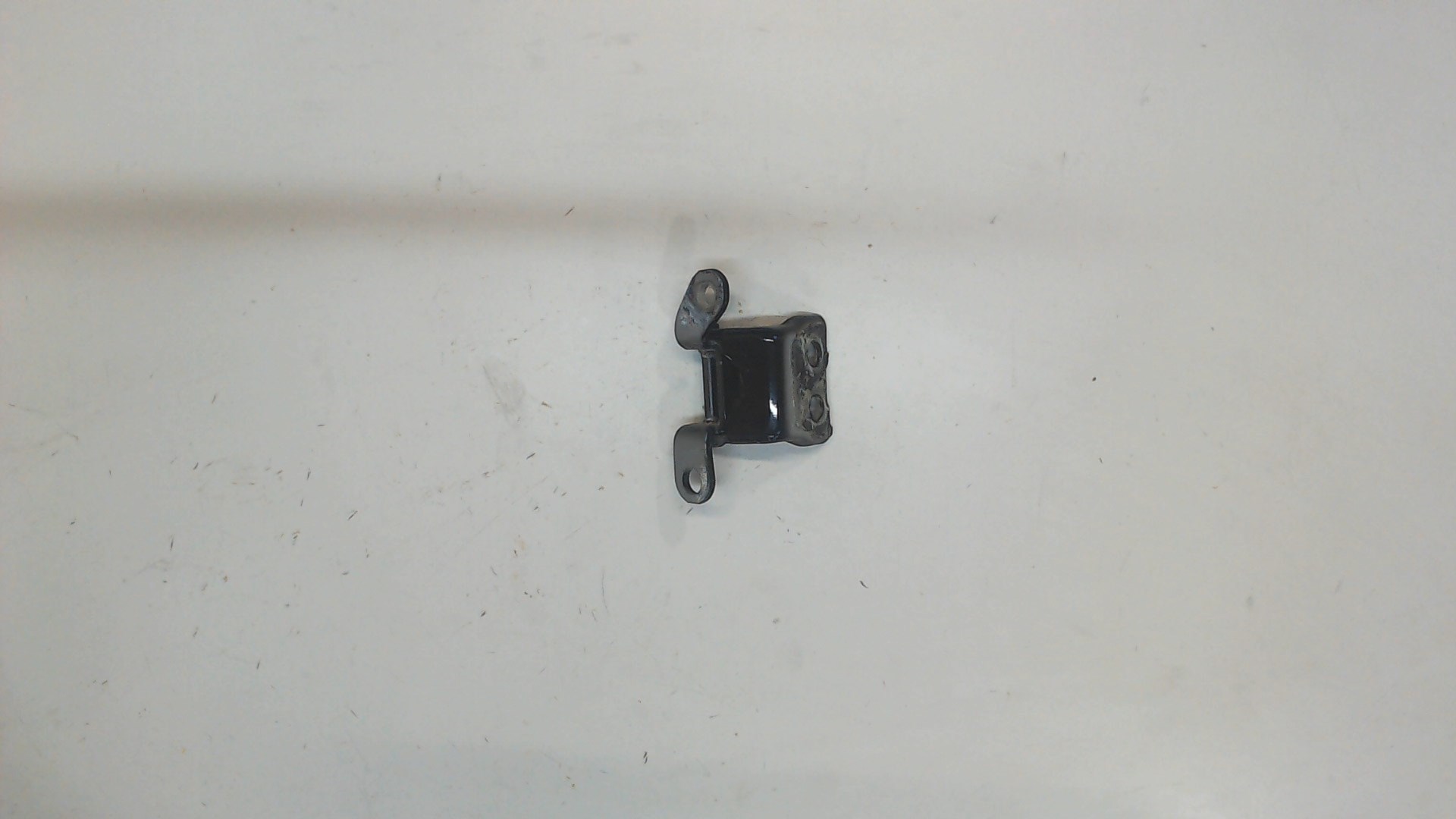 Петля двери