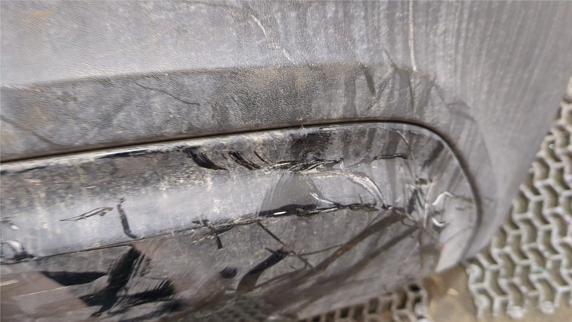 Бампер задний