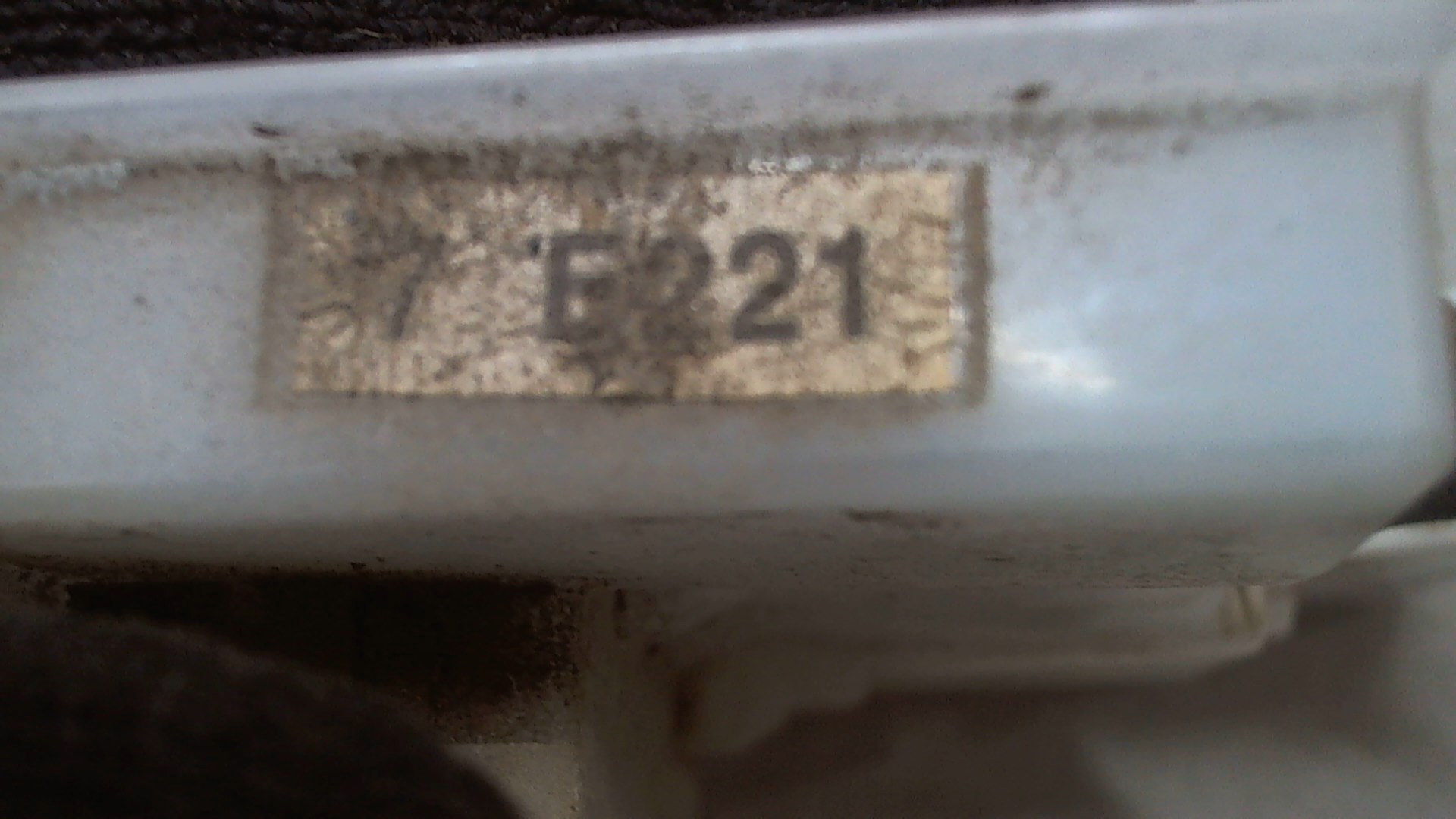 Замок двери передней правой