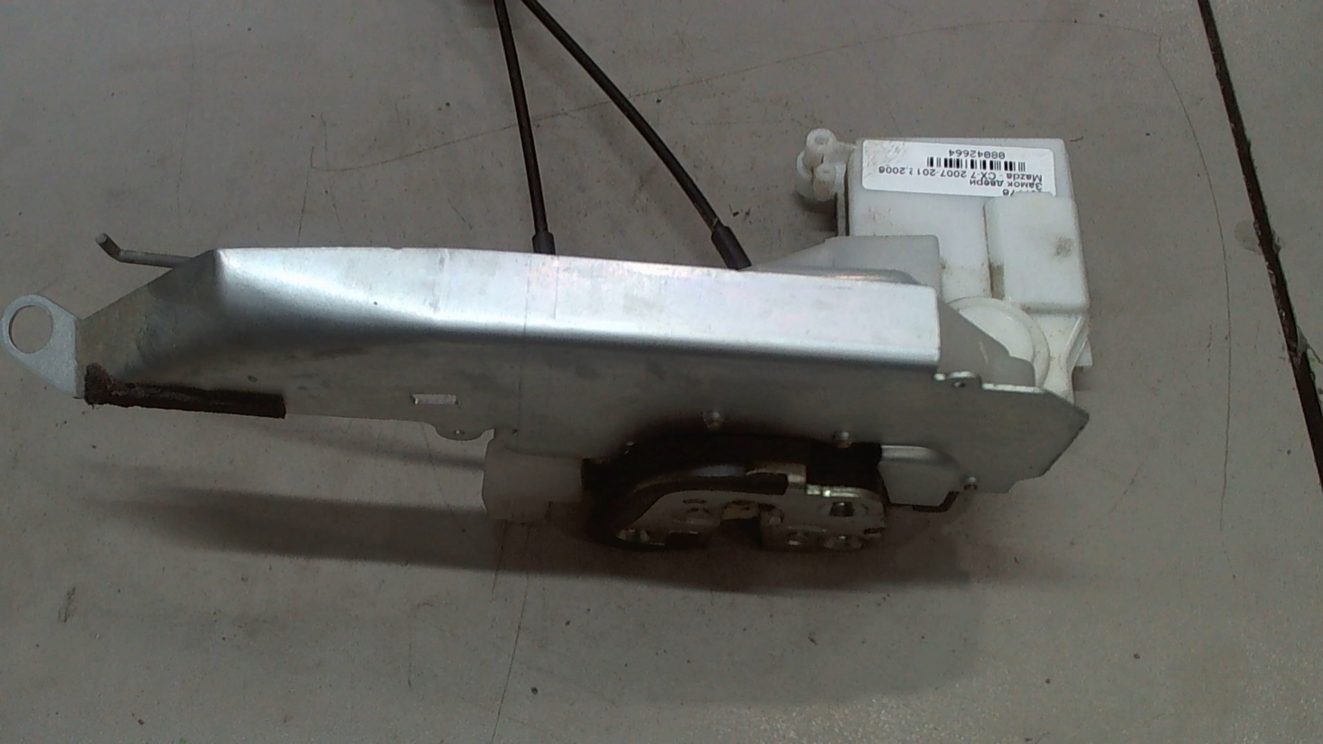 Замок двери передней правой