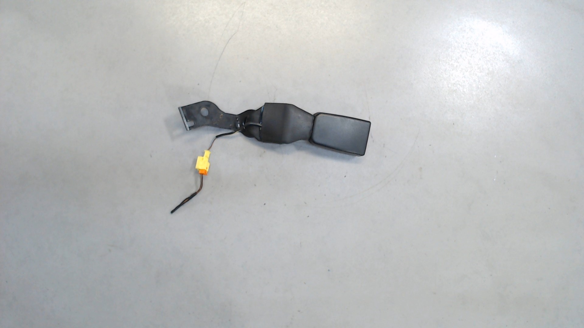 Ответная часть ремня безопасности