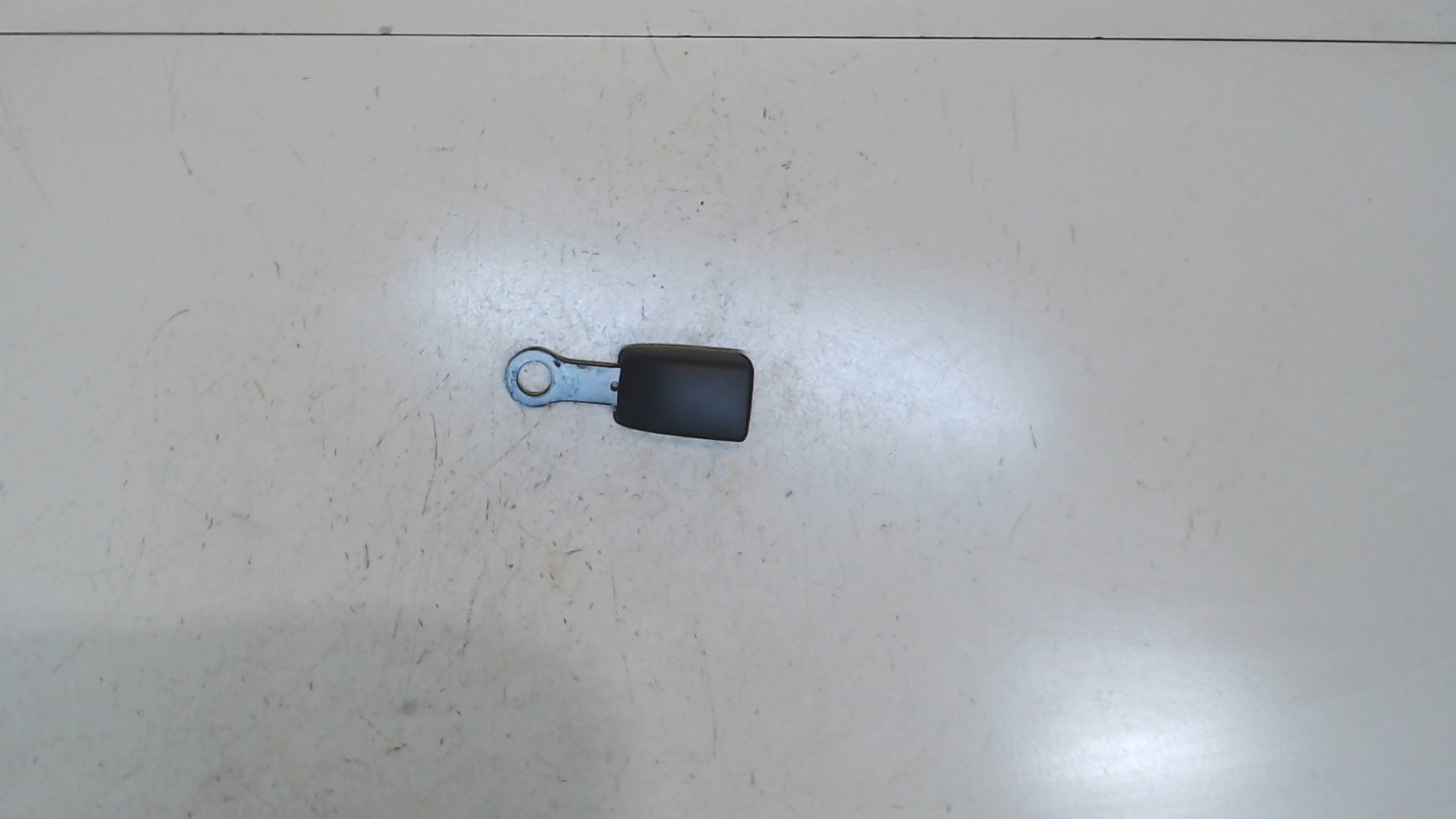 Ответная часть ремня безопасности