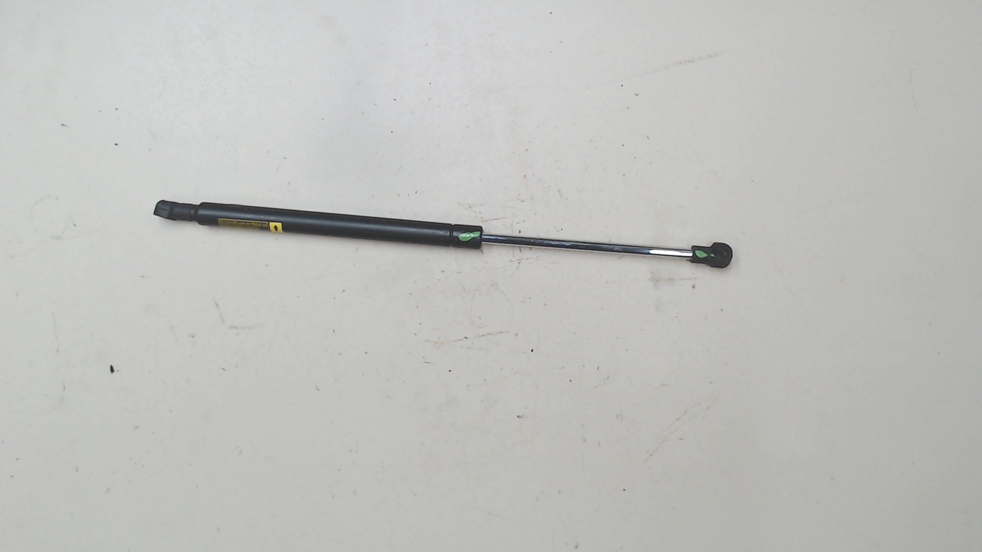 Амортизатор стекла багажника