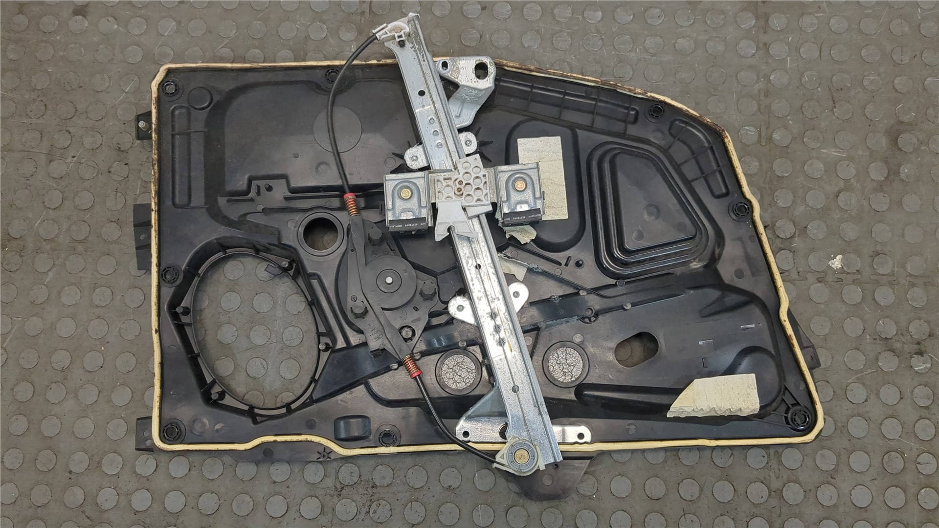 Стеклоподъемник электр. передний правый