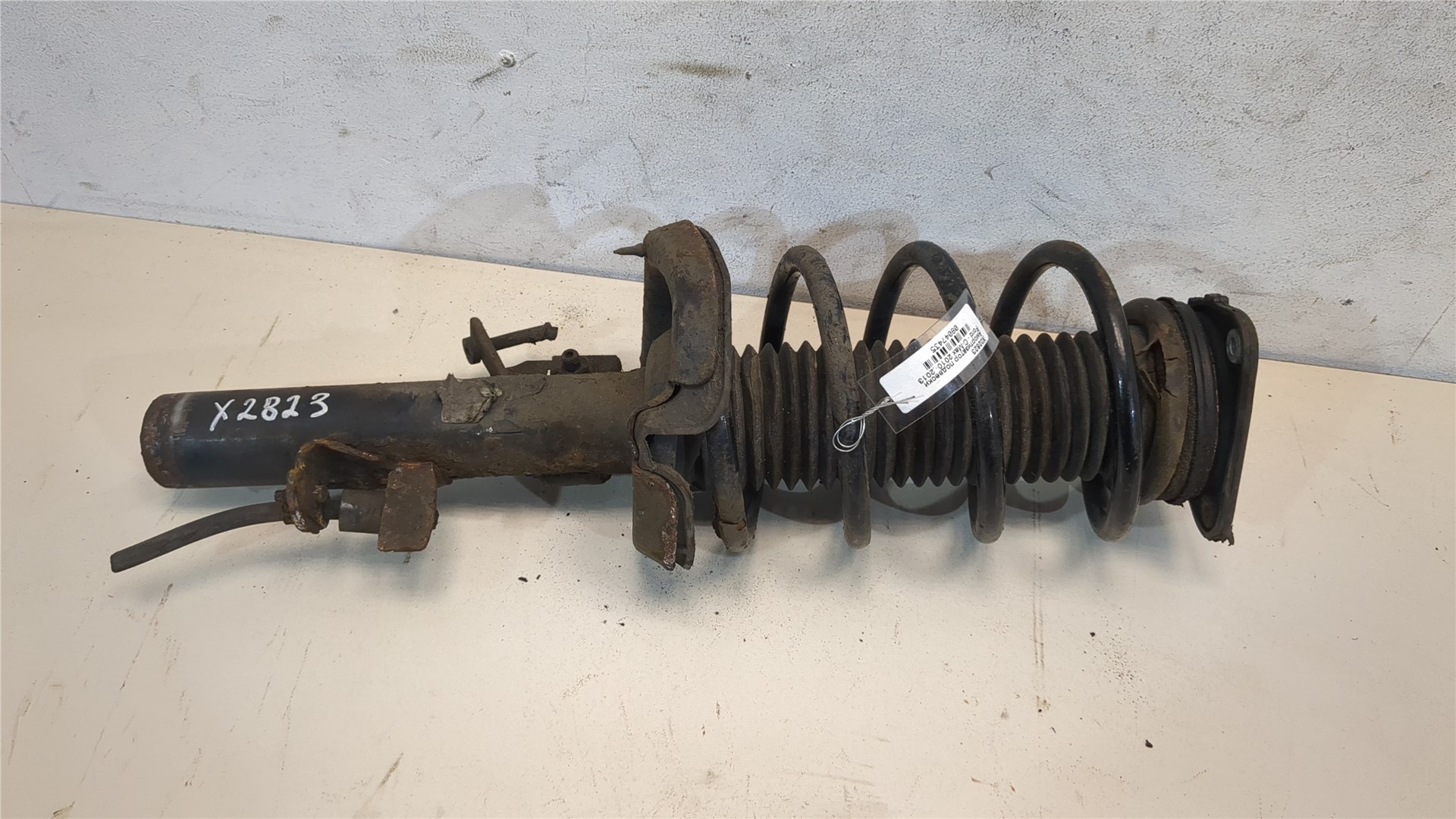 Амортизатор передний правый