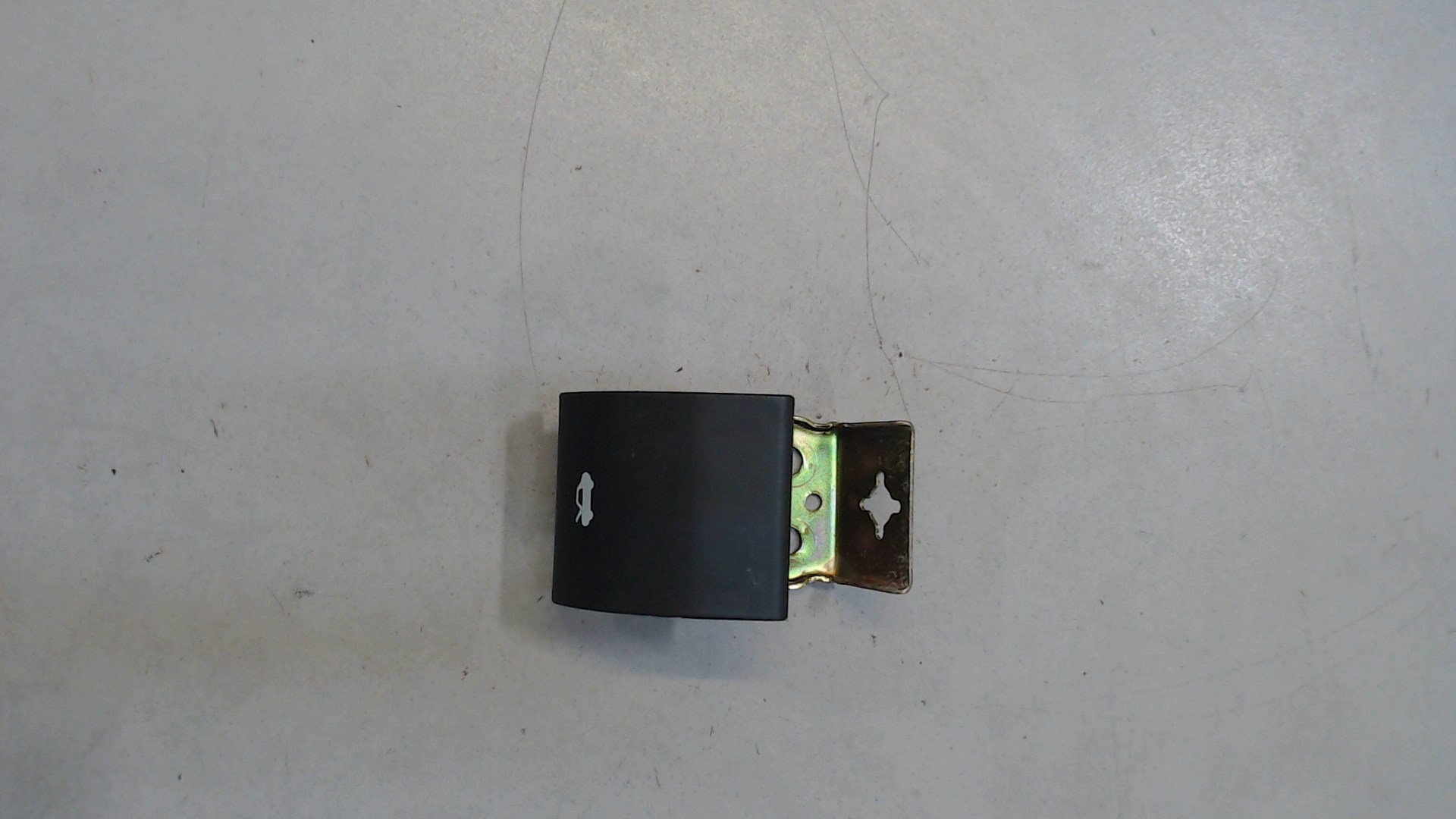 Ручка открывания капота