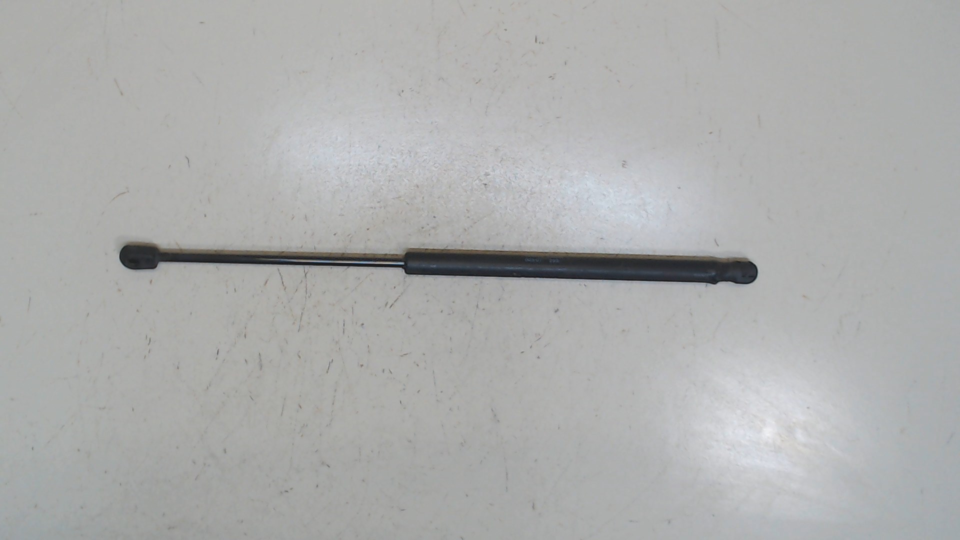 Амортизатор крышки багажника