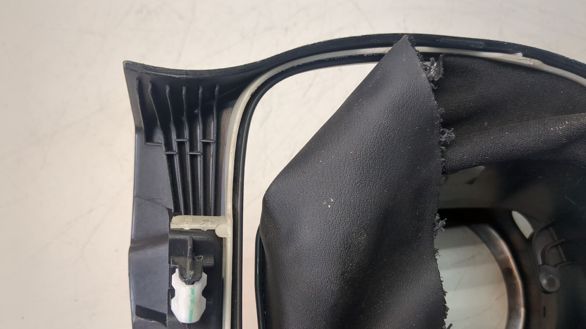 Кожух рулевой колонки