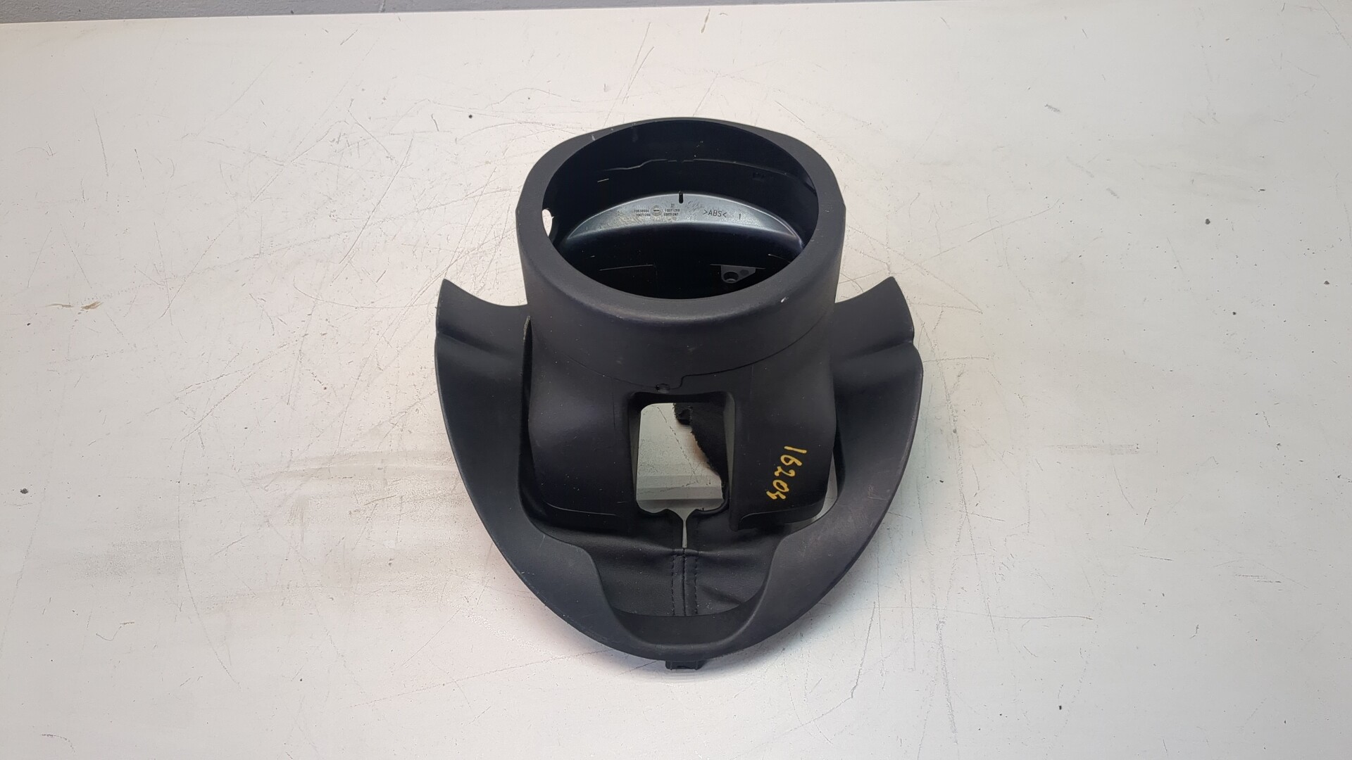 Кожух рулевой колонки