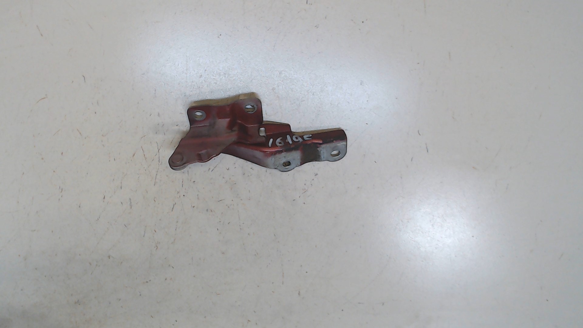 Петля капота левая для Mohave 2009>