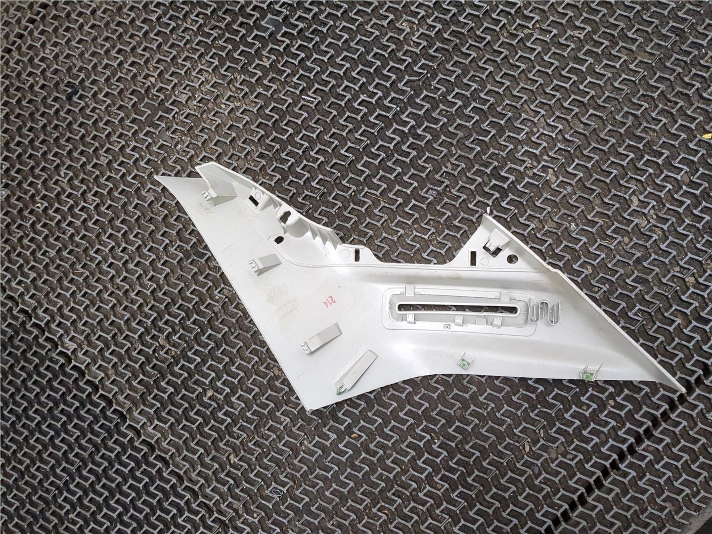 Обшивка стойки