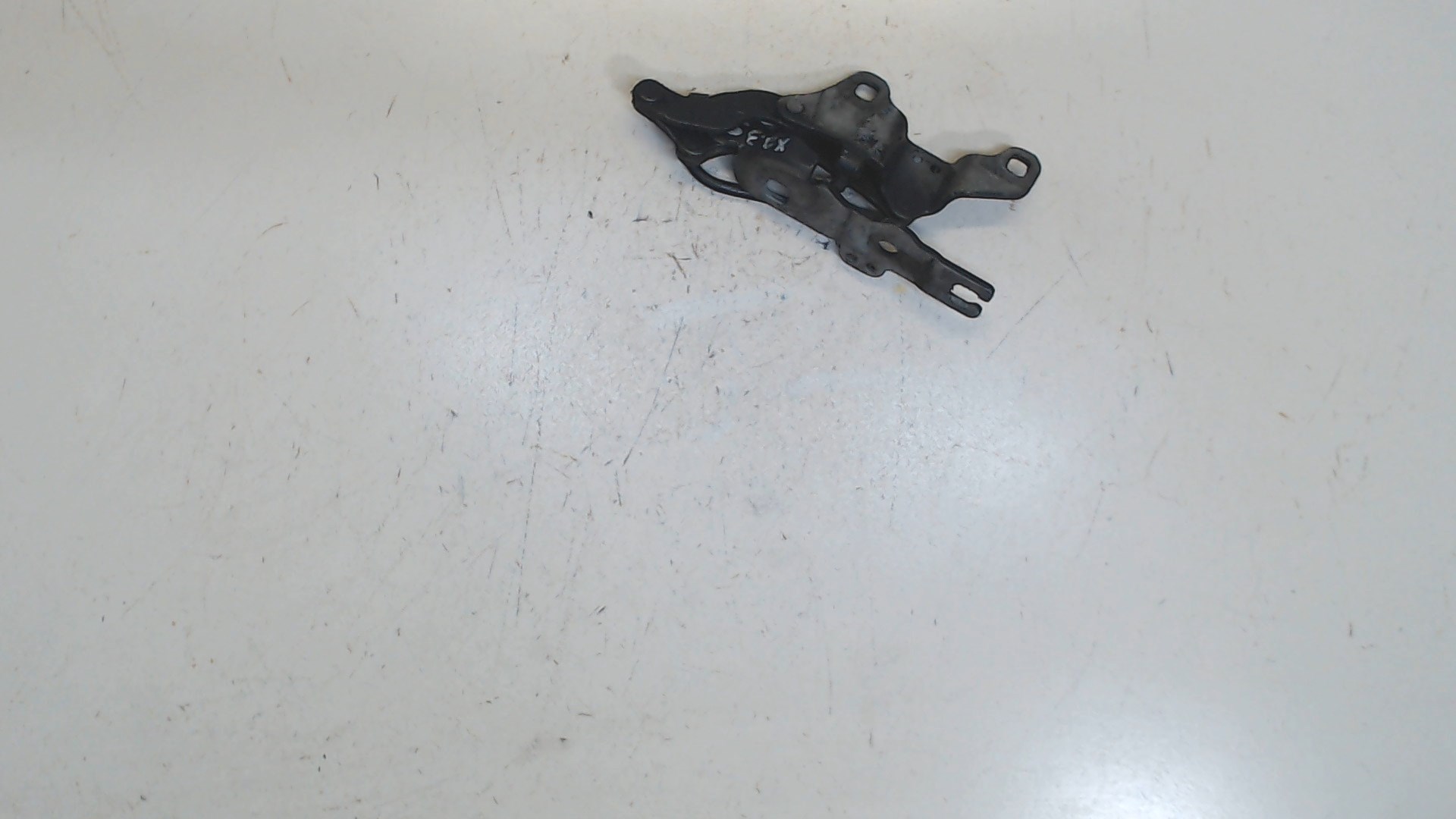 Петля капота правая