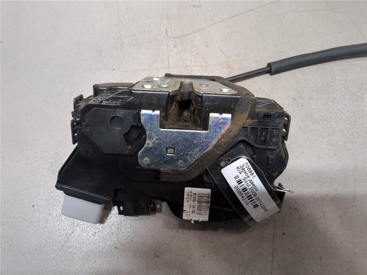 Замок двери передней левой