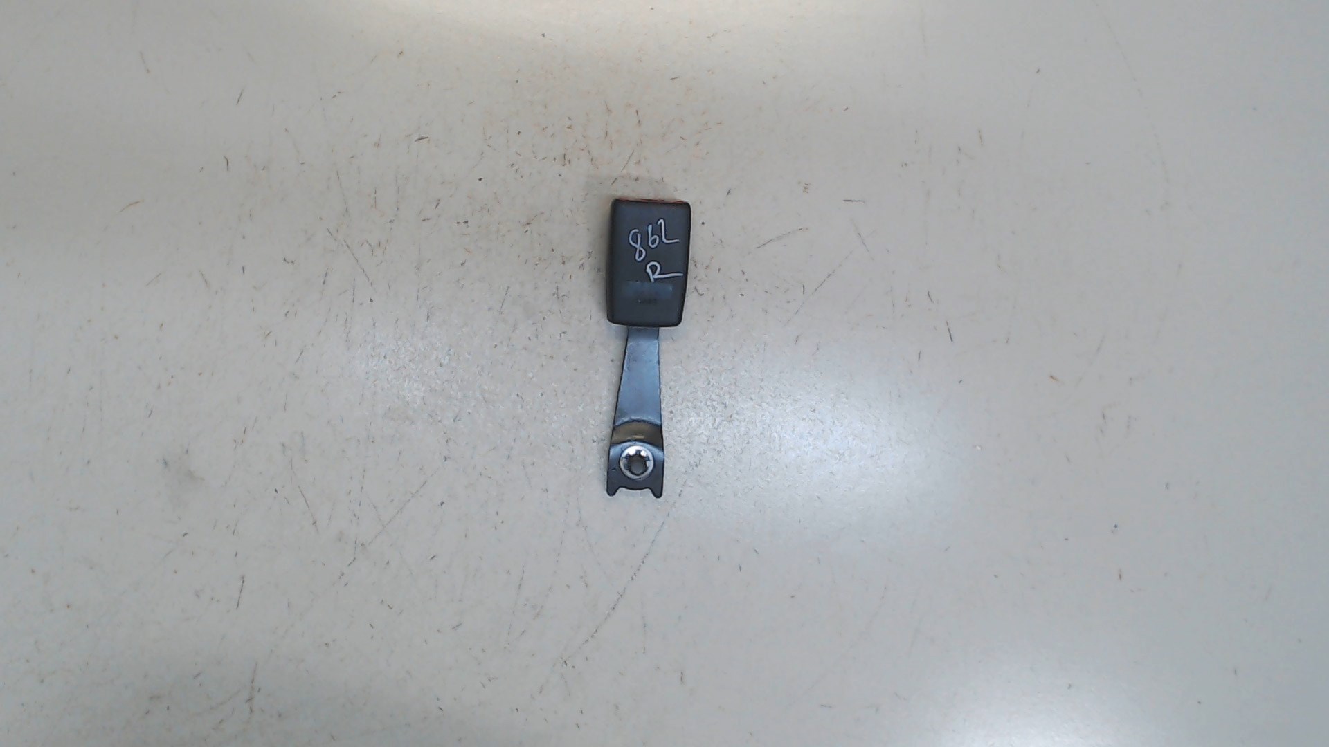 Ответная часть ремня безопасности