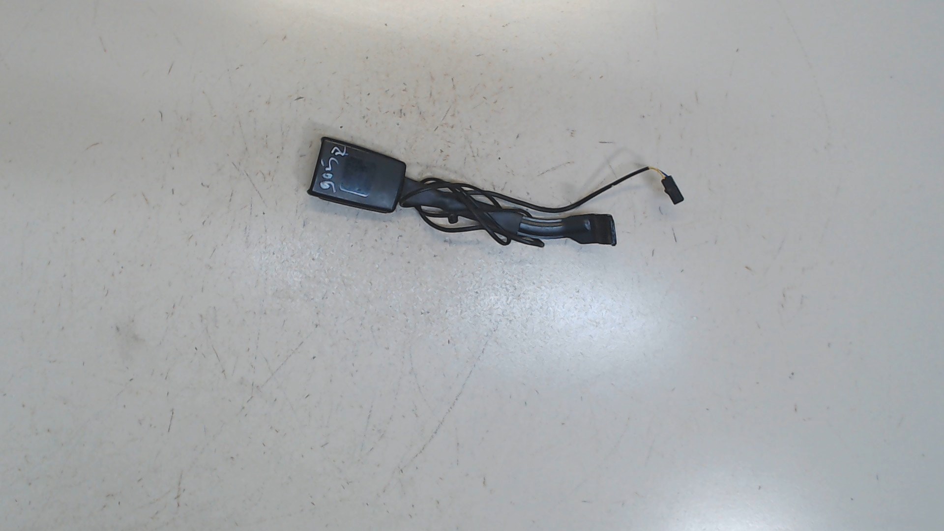 Ответная часть ремня безопасности