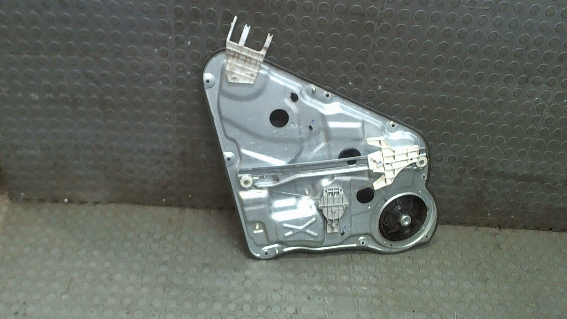 Стеклоподъемник электр. задний левый