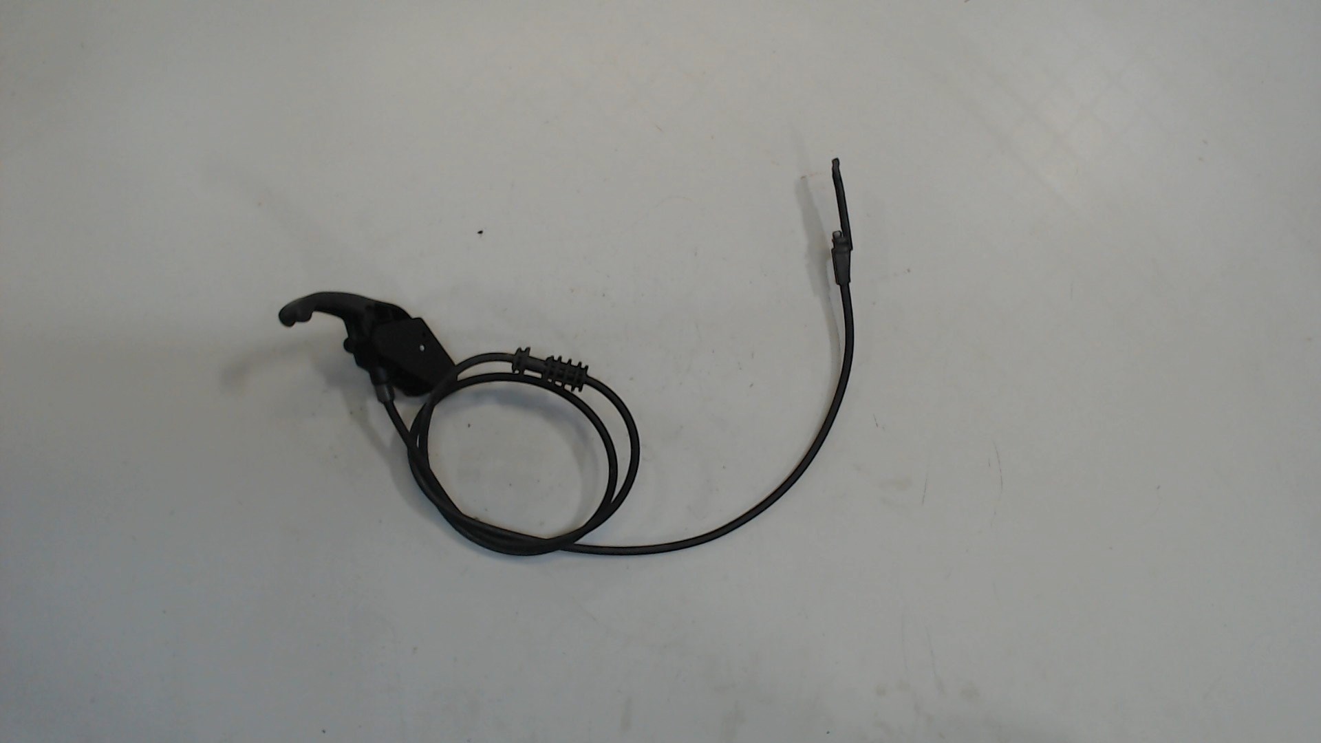 Ручка открывания капота