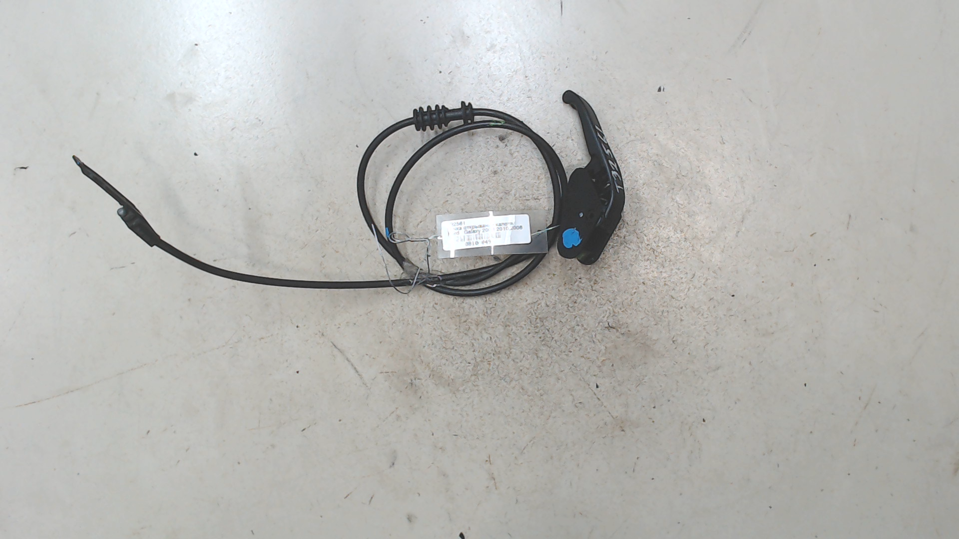 Ручка открывания капота