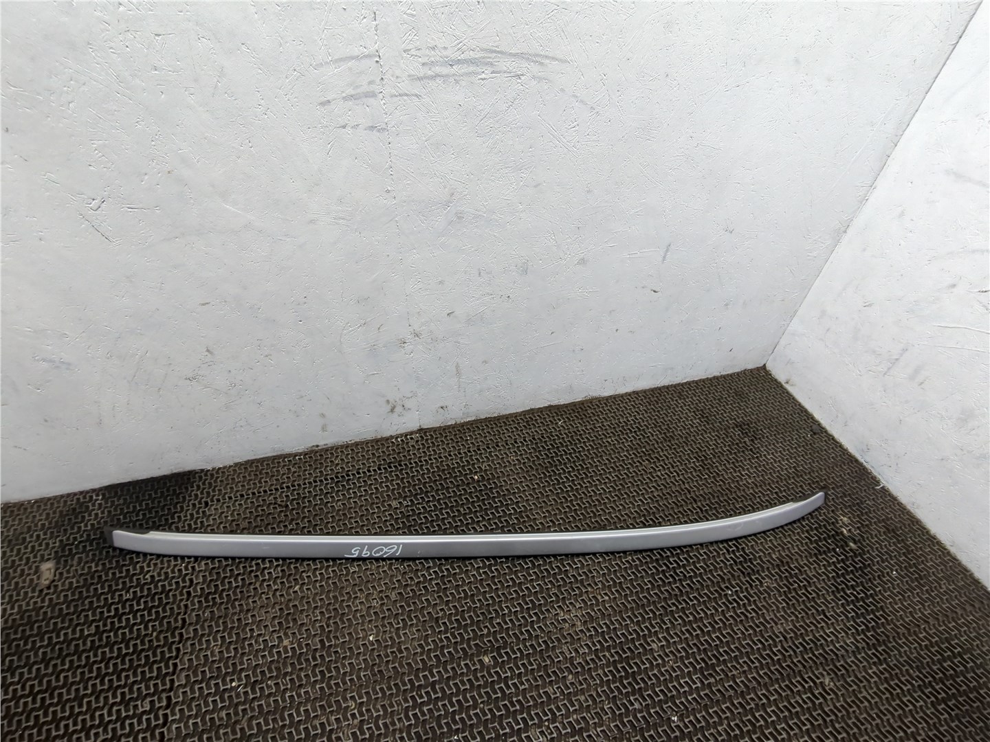 Рейлинг (релинг) левый (планка на крышу)