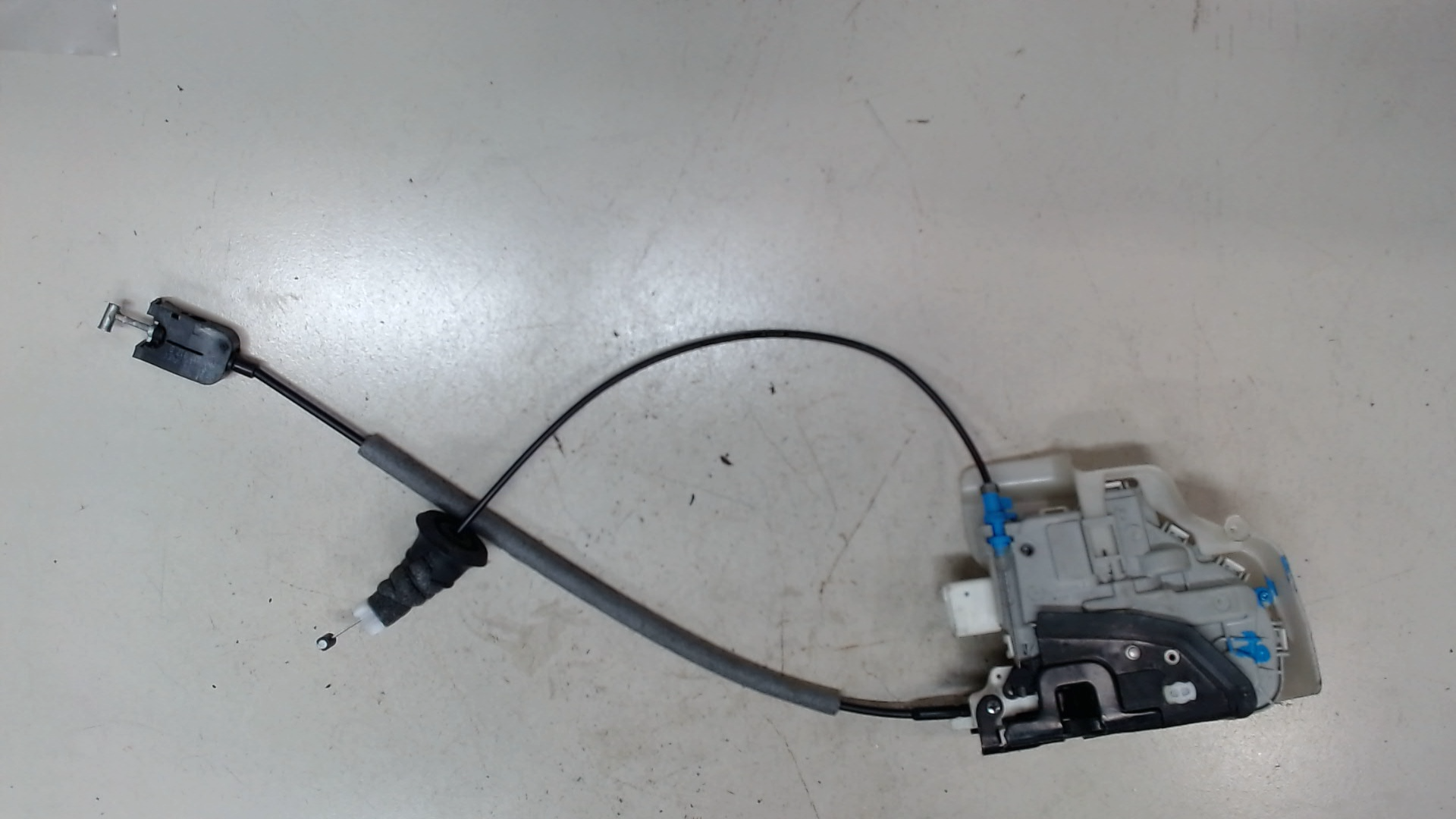 Замок двери передней правой