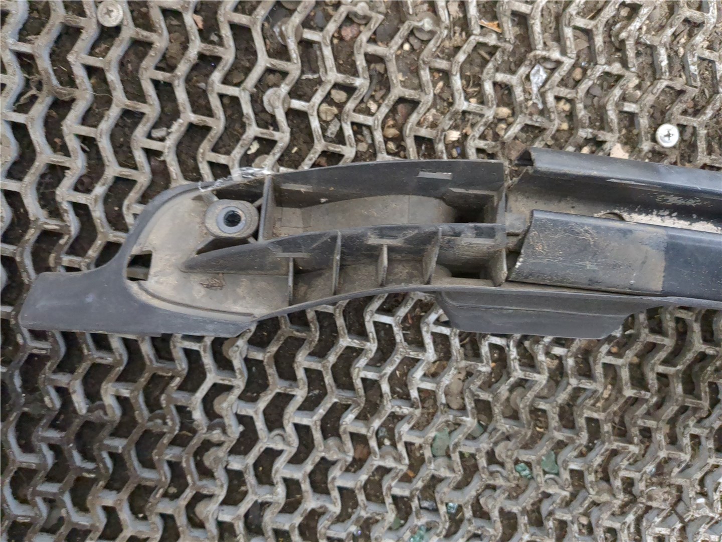 Рейлинг (релинг) правый (планка на крышу)