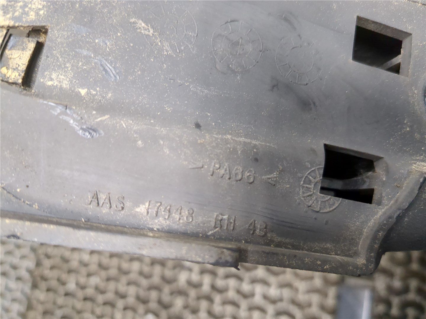 Рейлинг (релинг) правый (планка на крышу)