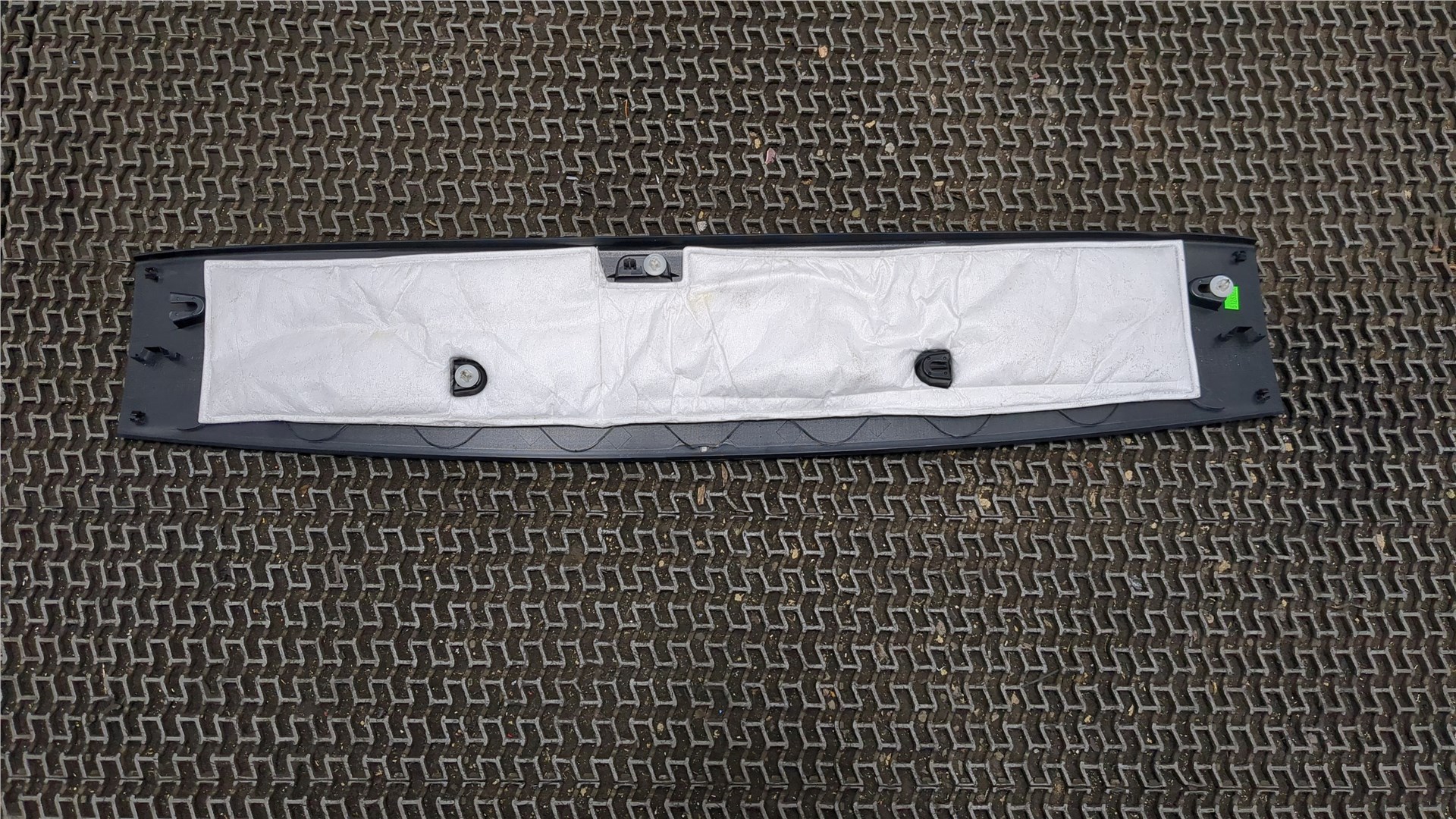 Обшивка багажника