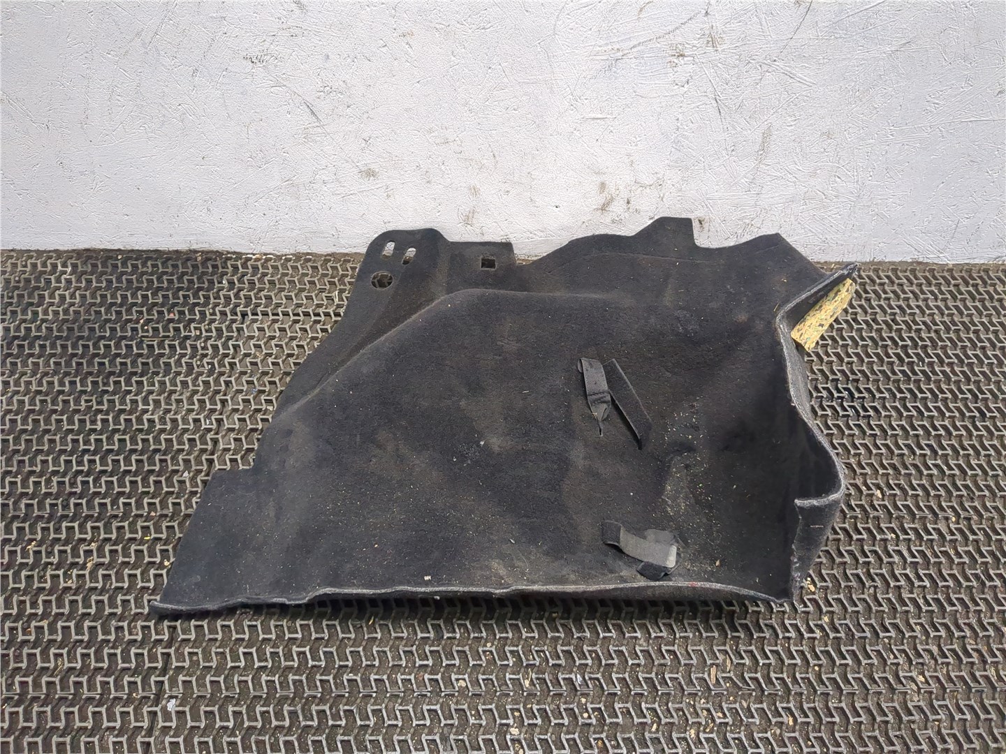 Обшивка багажника