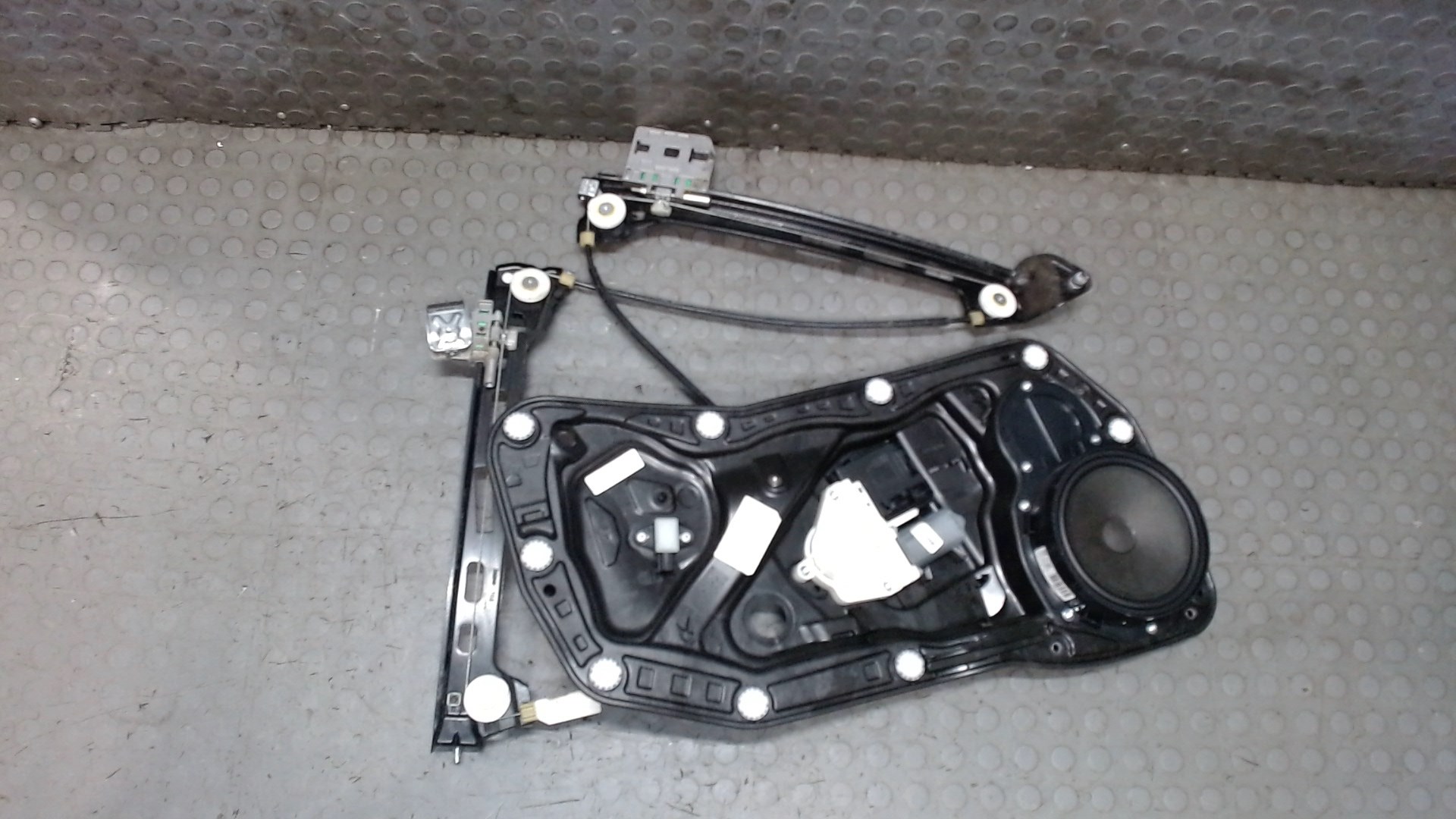 Стеклоподъемник электр. передний левый