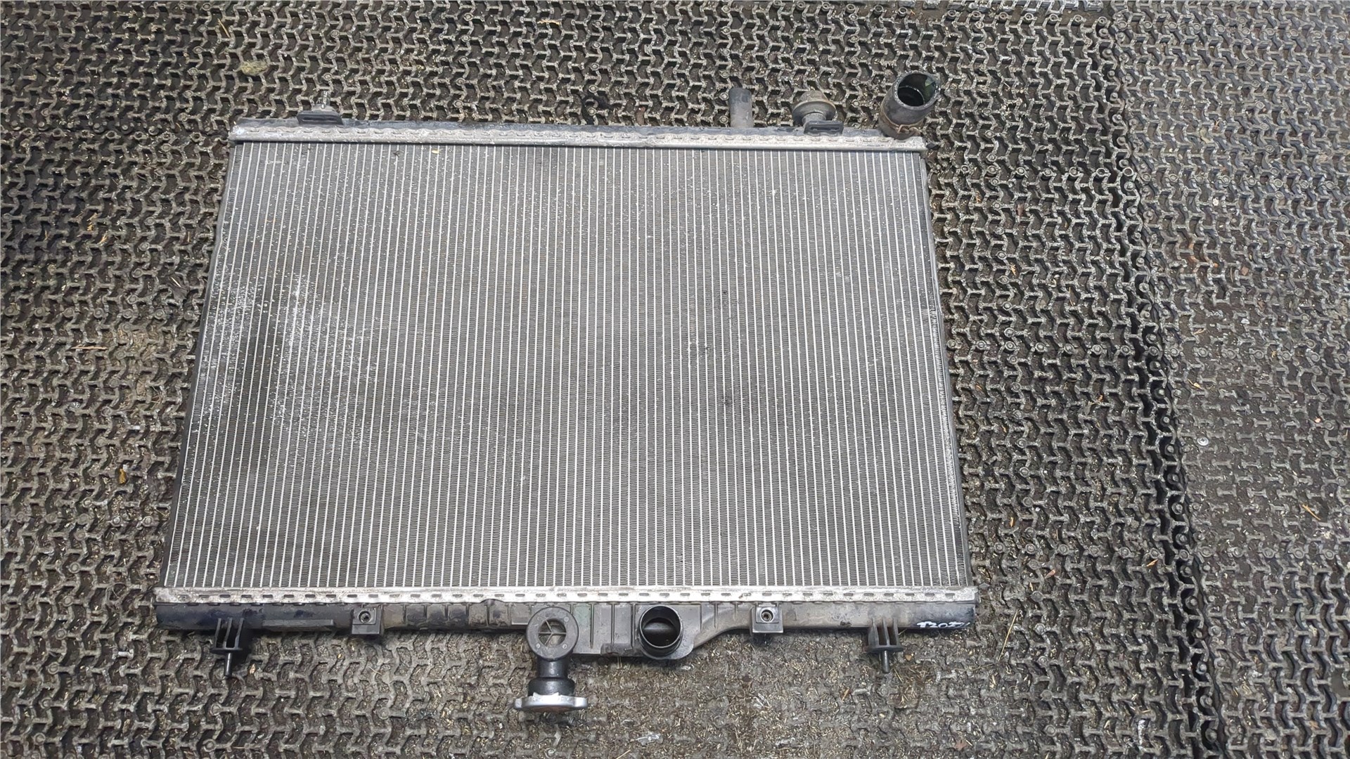 Радиатор охлаждения двигателя основной