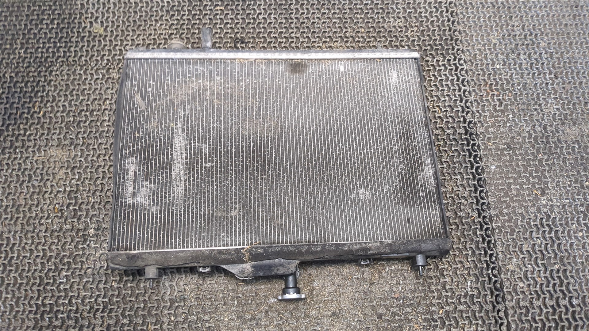 Радиатор охлаждения двигателя основной