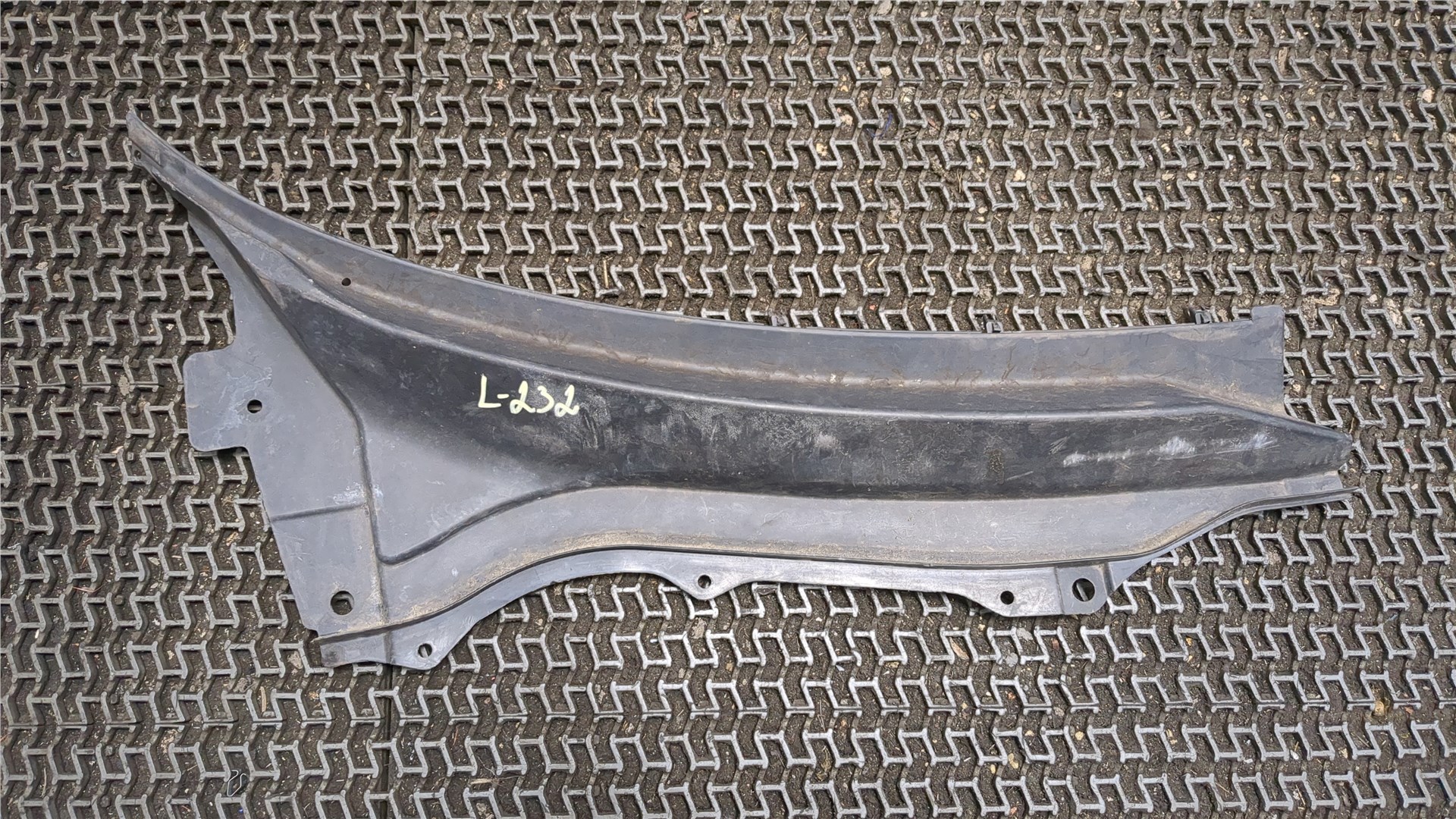 Решетка стеклоочистителей (Жабо)