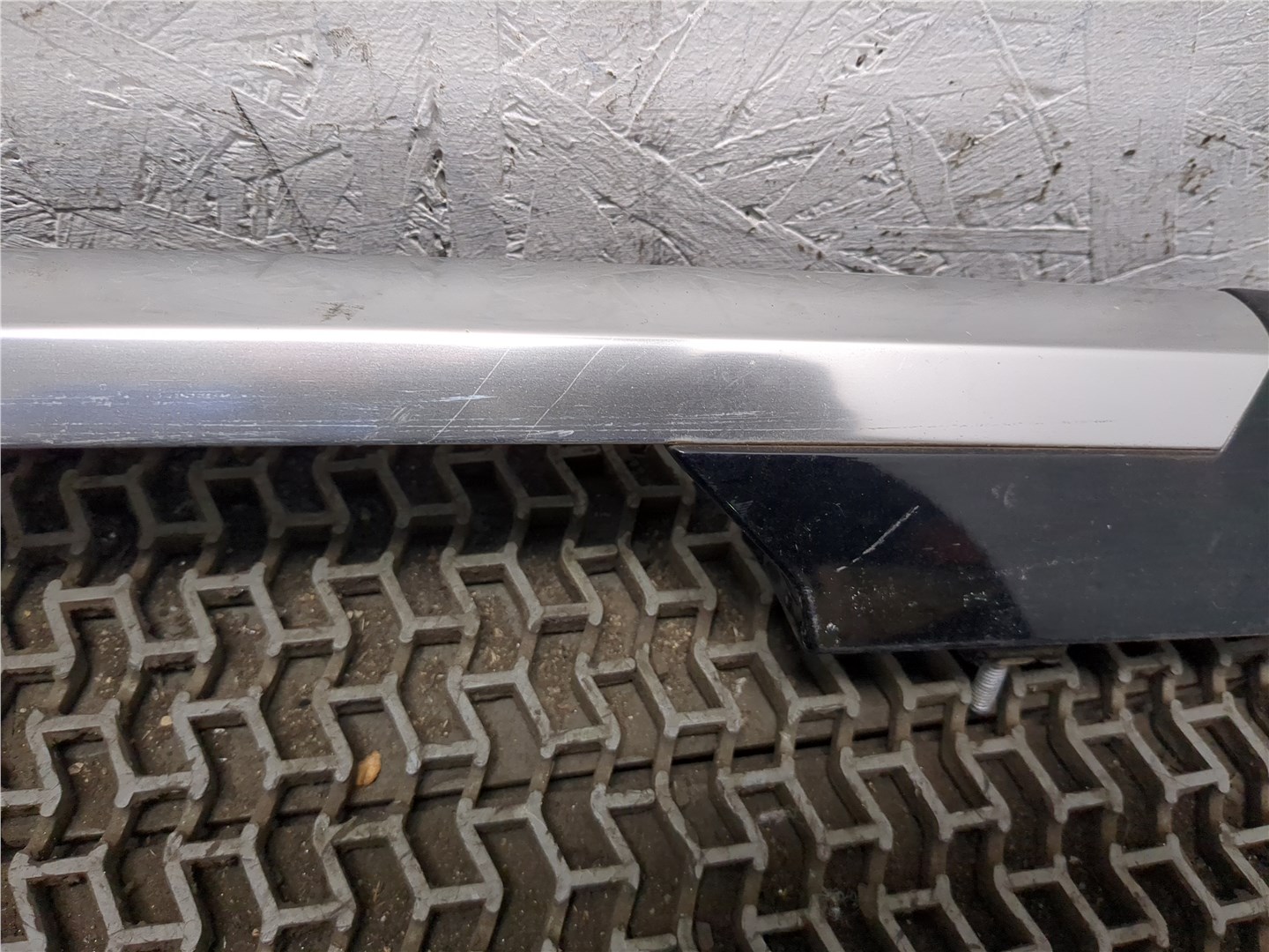 Рейлинг (релинг) левый (планка на крышу)