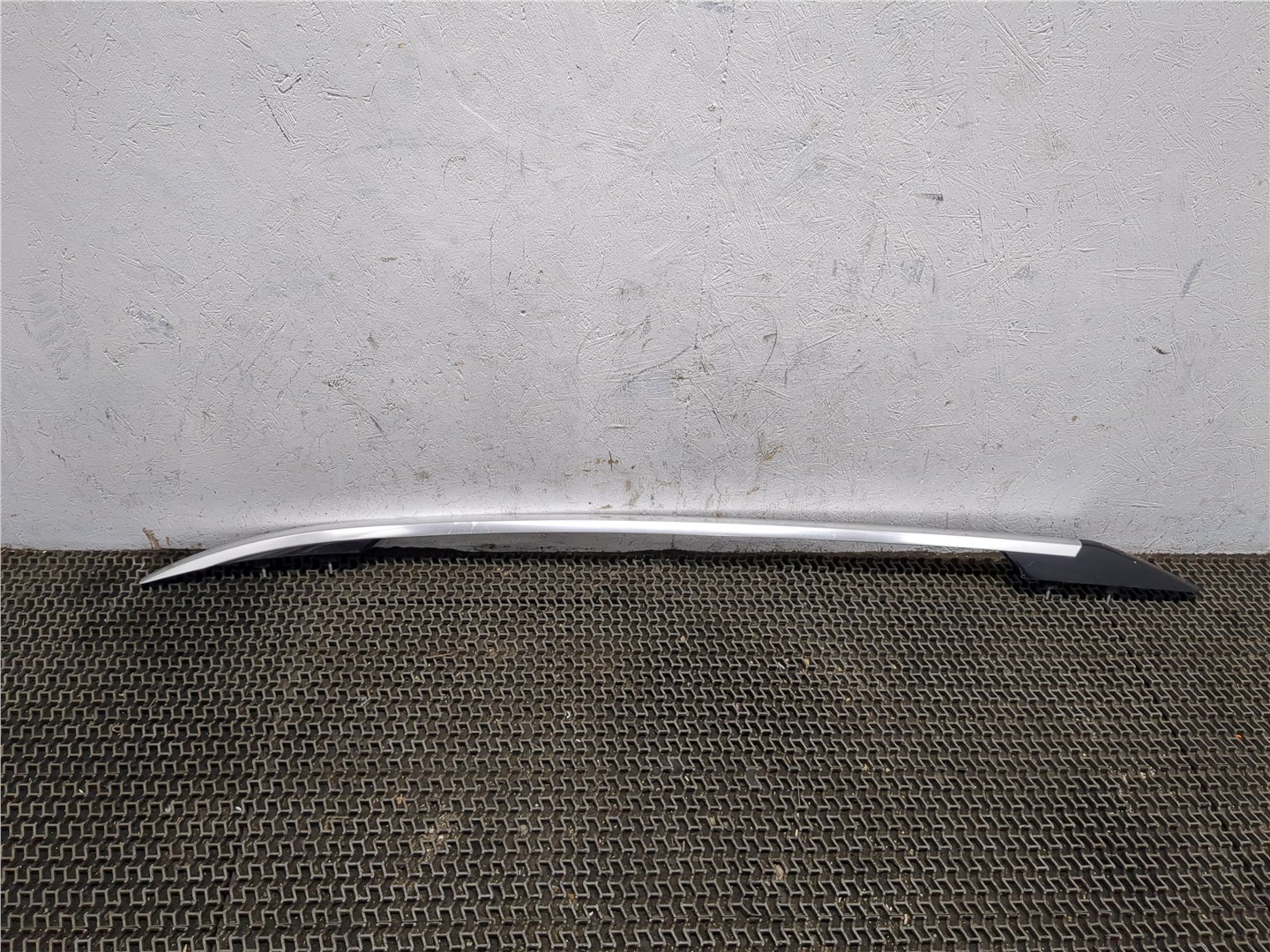 Рейлинг (релинг) левый (планка на крышу)