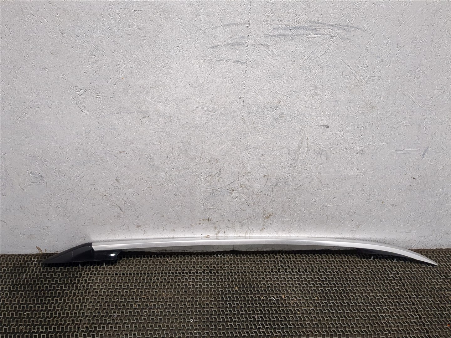 Рейлинг (релинг) правый (планка на крышу)