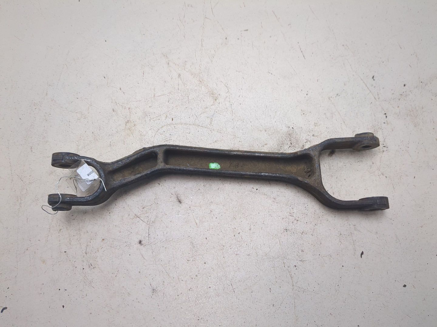 Рычаг задний левый