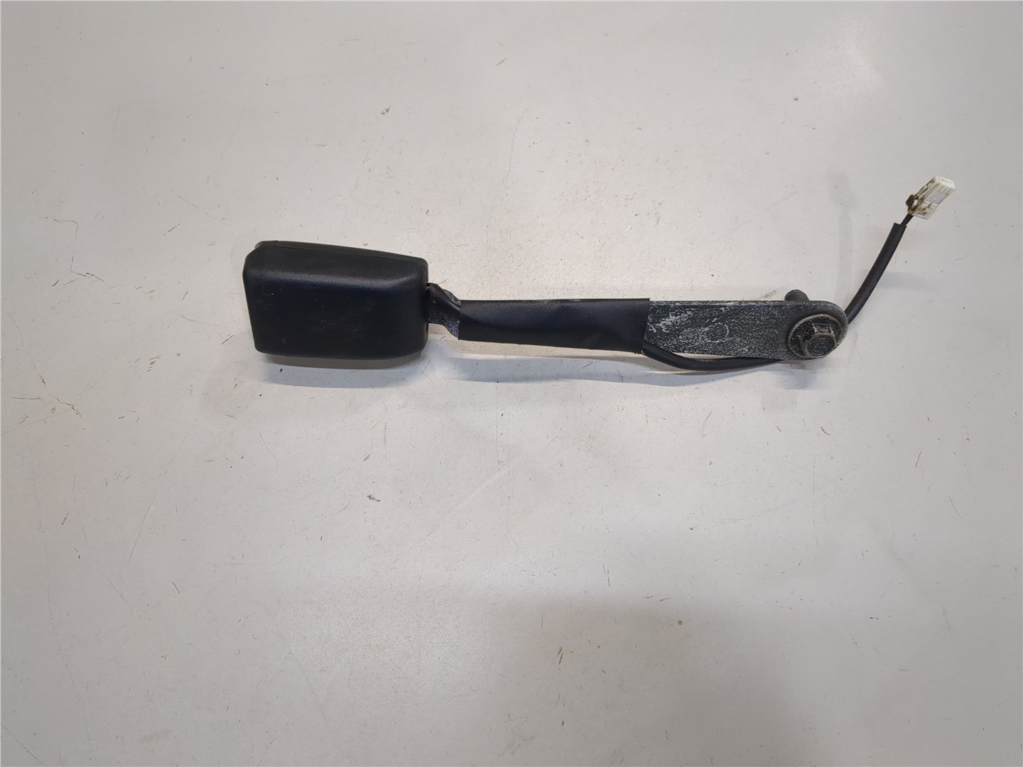 Ответная часть ремня безопасности