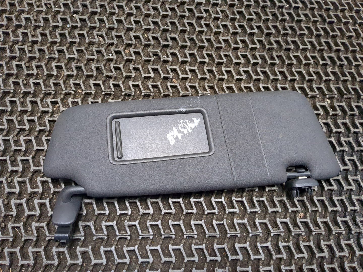 Козырек солнцезащитный