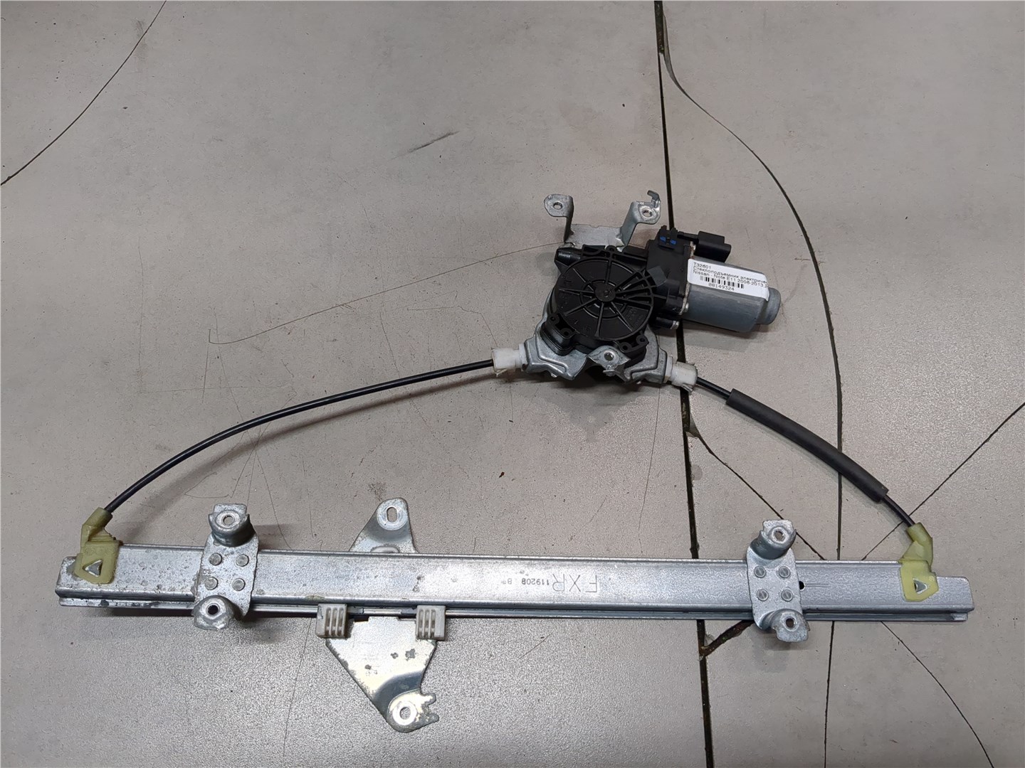 Стеклоподъемник электр. передний правый