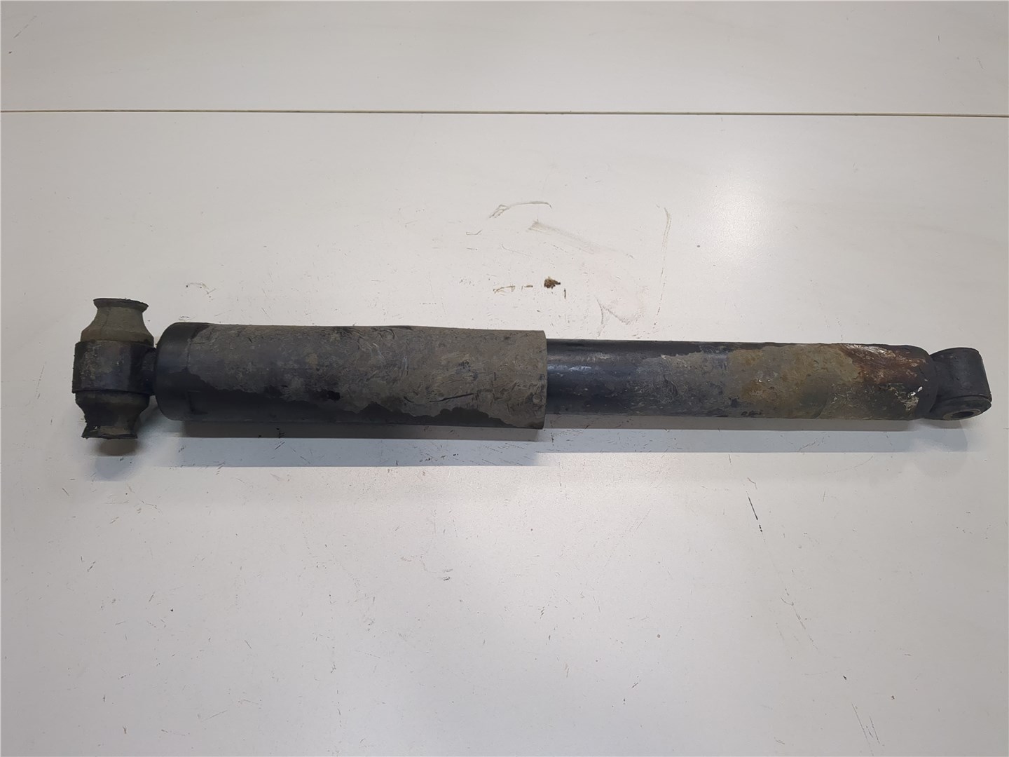 Амортизатор задний (стойка)