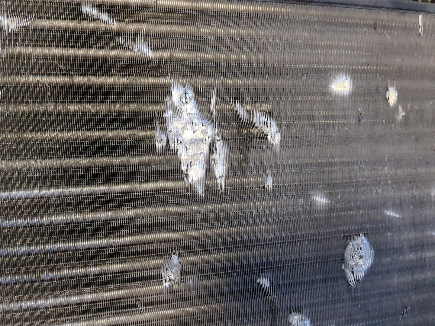 Радиатор охлаждения двигателя основной