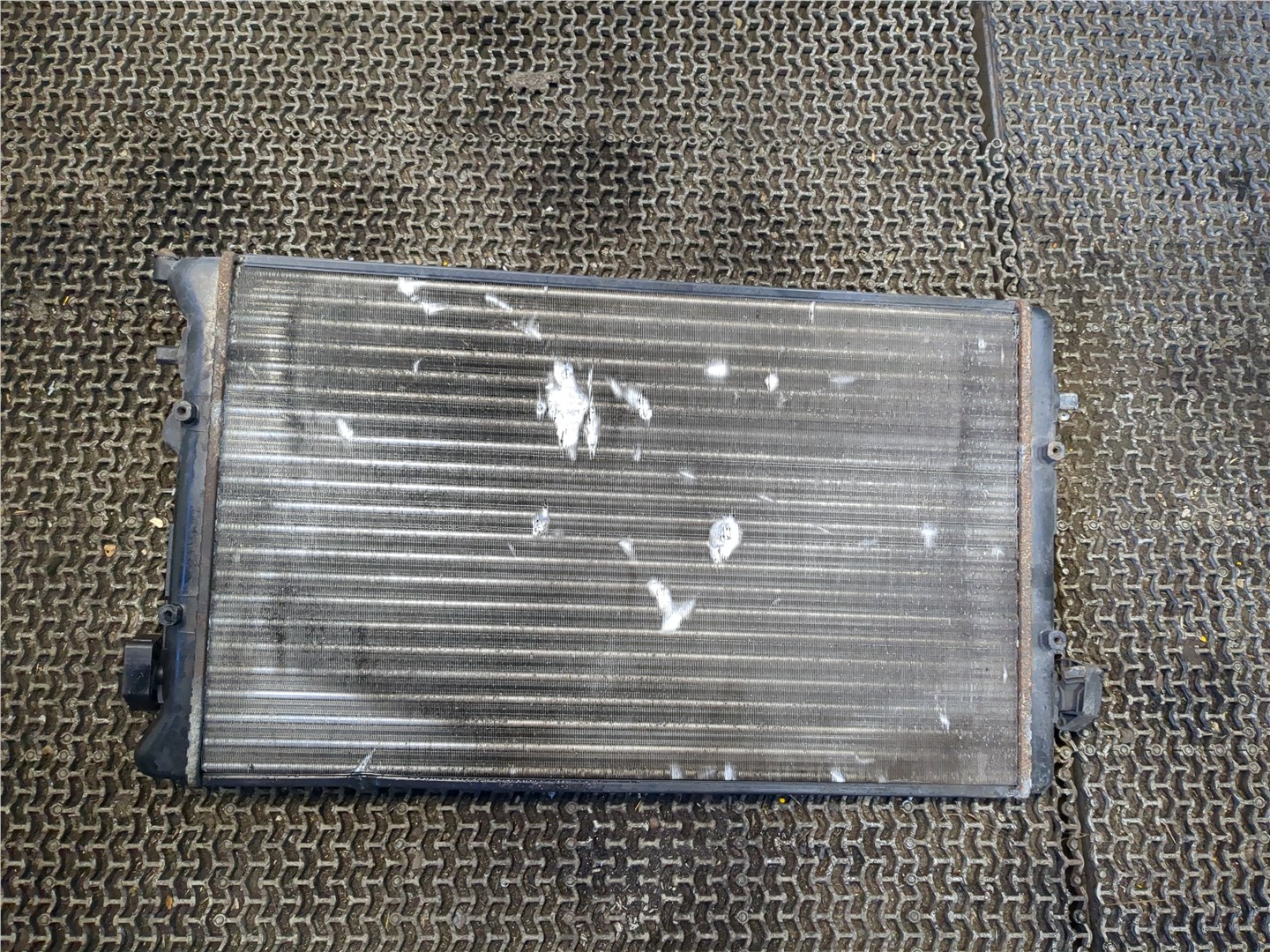 Радиатор охлаждения двигателя основной