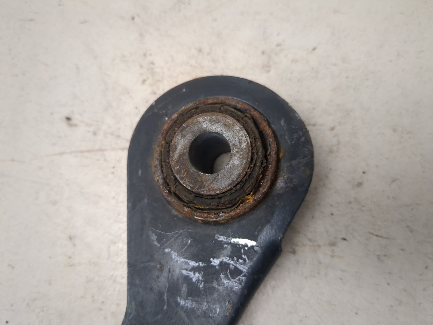 Рычаг задний