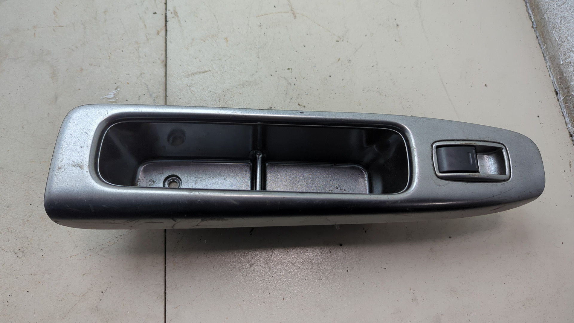 Кнопка стеклоподъемника