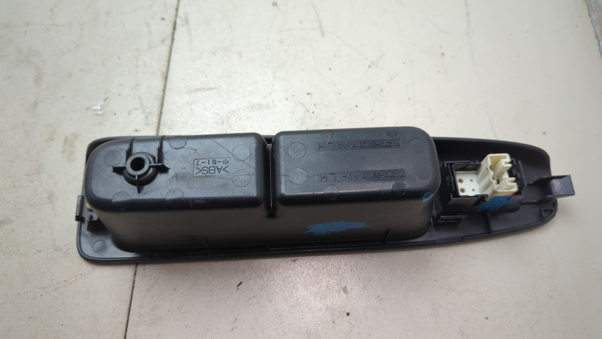 Кнопка стеклоподъемника