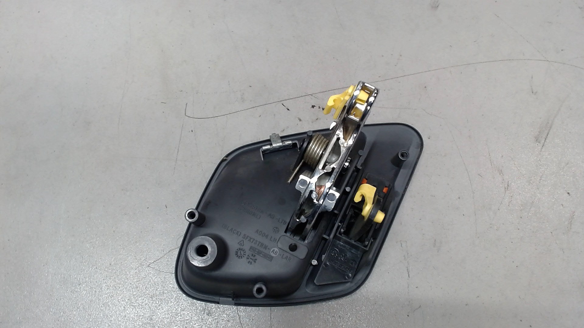 Ручка двери передней внутренняя левая